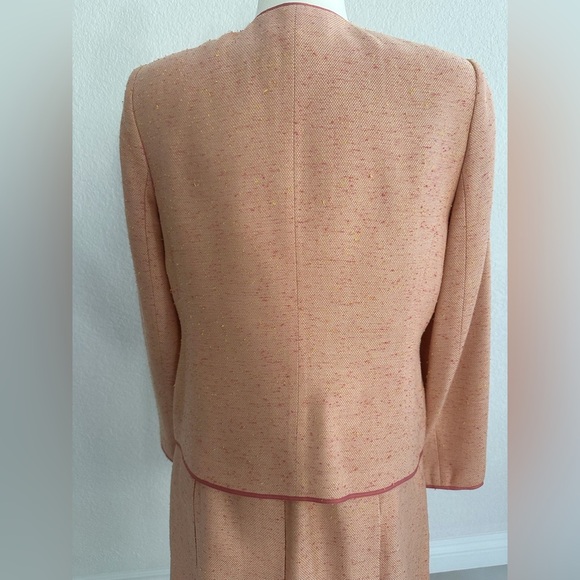 Amanda Smith Coral Textured Suit - Picture 9 of 9